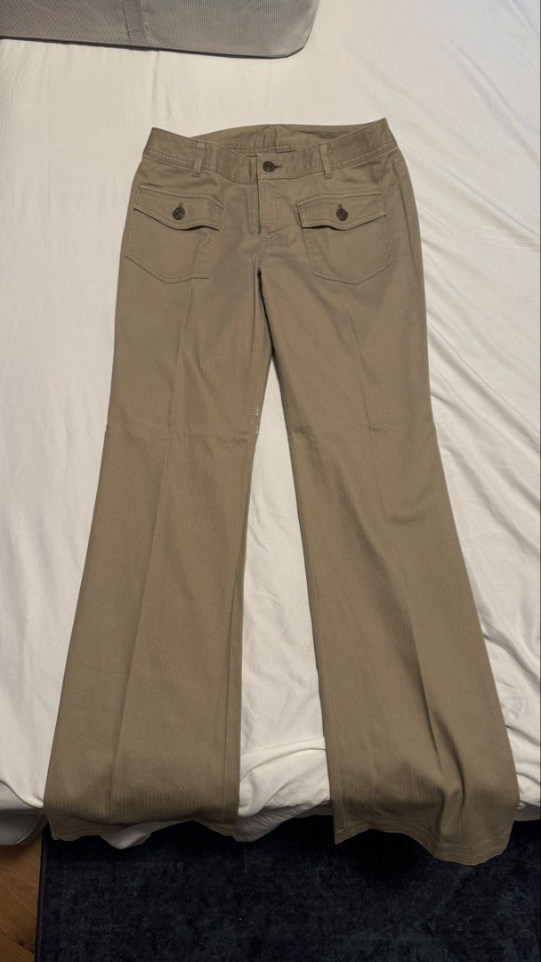 Beige Pants (Category: Jeans) located in Makati City. Submitted by goldcn (Listing ID 1468801840, Image 1). Description: W/ minor flaw (see photo).