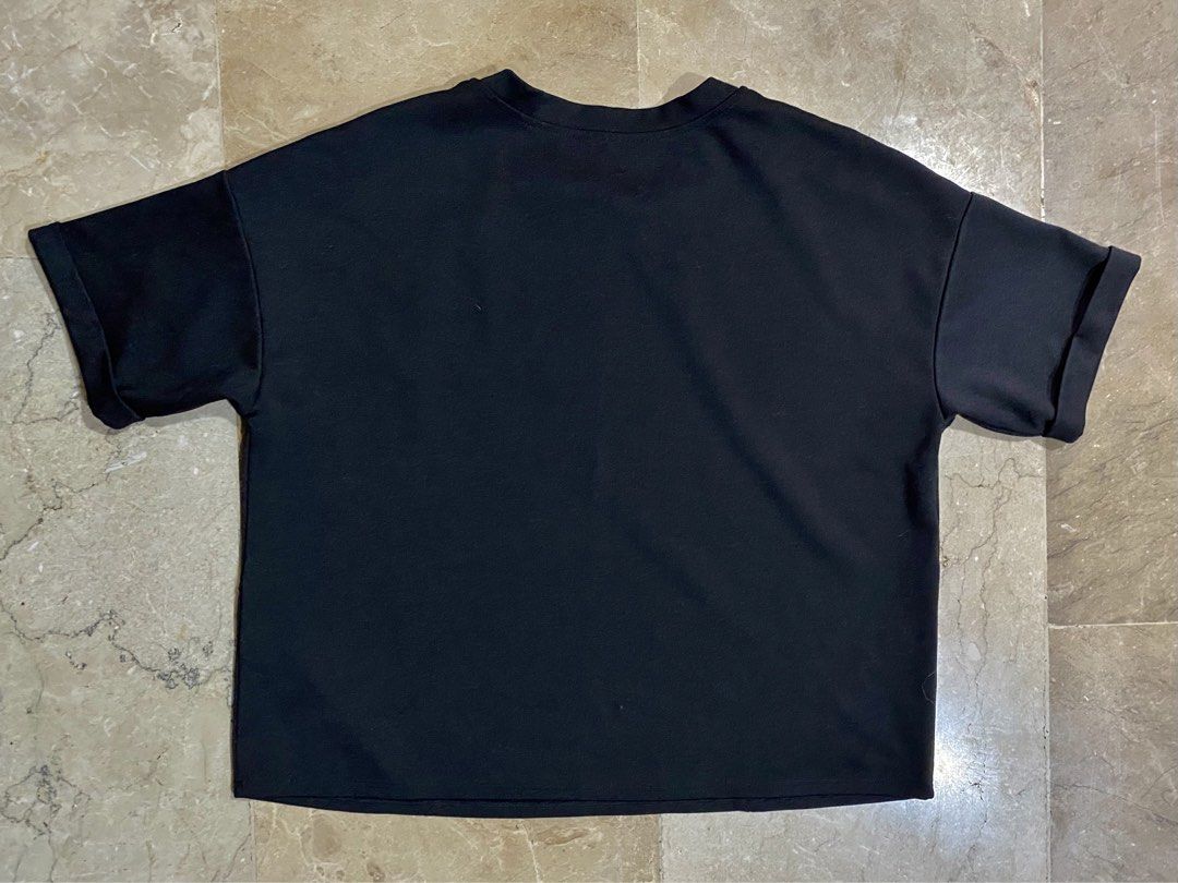 🔥Belldini Black Studded Short Sleeve T-Shirt |Medium (Category: Shirts) located in Cebu City. Submitted by kantocloset_ubec (Listing ID 1468768456, Image 2). Description: - Brand: Beldini | Medium - Color: Classic black - Fit: Casual, relaxed fit - Great pre-loved condition (ready to wear) - Very minor issue: May mga studs na natanggal. (Check photos for reference) - Actual item shown.
