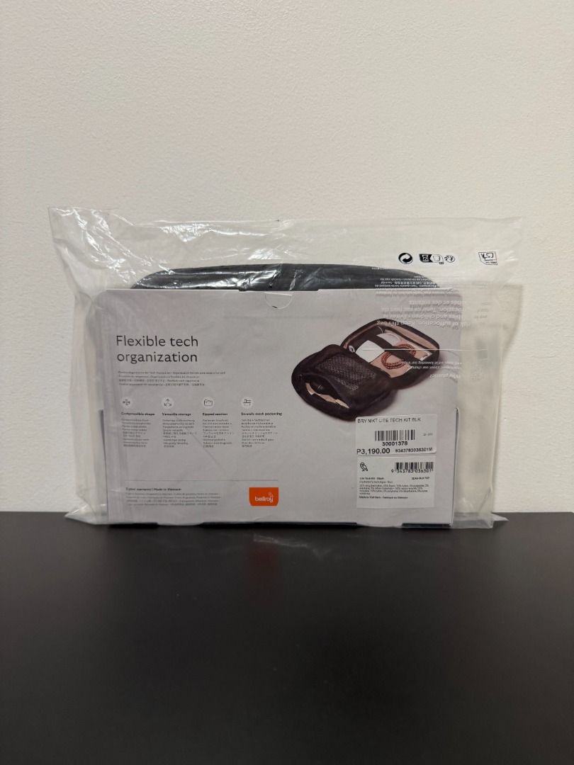 Bellroy Lite Tech Kit (Category: Earphones) located in Mandaluyong City. Submitted by chubskalichummyjuno (Listing ID 1468866615, Image 2). Description: Bellroy Lite Tech Kit Brand new and sealed. ₱1,800 Mandaluyong City .