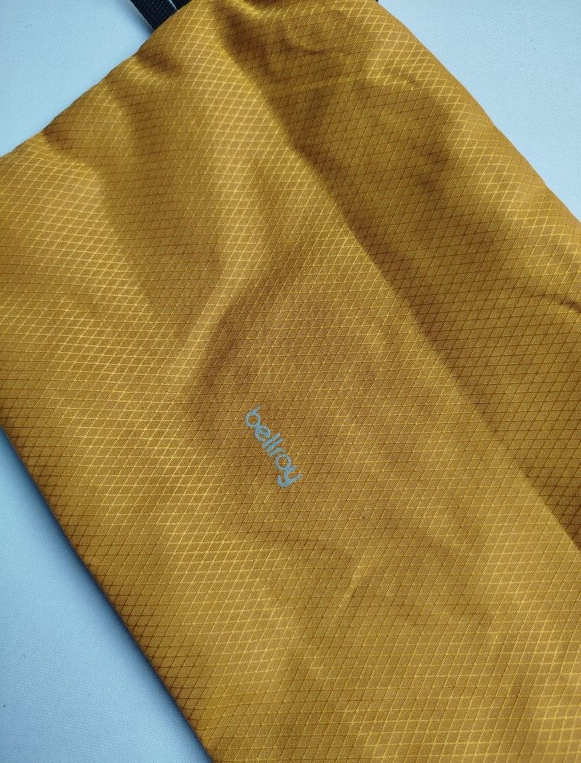 Bellroy Pouch (Category: Belt bags, Clutches and Pouches) located in General Santos City (Dadiangas). Submitted by reupph (Listing ID 1468806152, Image 2). Description: Maganda lagayan ng cp or extrang gamit..