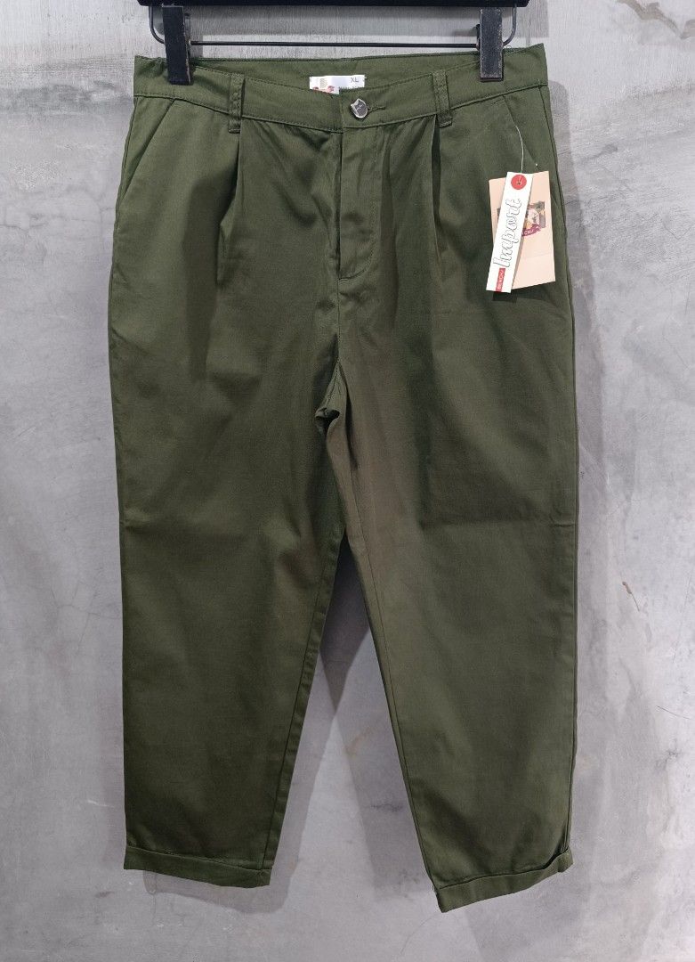 Bench Womens Green Chino Pants (Category: Other Bottoms) located in Bacoor. Submitted by nineties_kid (Listing ID 1468736376, Image 2). Description: <==• Bench Womens Green Chino Pants Size: Small Waist size: 26 inches Pants length: 34 inches Issue: Yung size tag nya is wrong. Naka-indicate is XL pero waist size is accurately pang XS- Small. Natanggal din yung rivet button nya. _________________________ -Modes Of Delivery: J&T/Lalamove/ LBC (Cash
