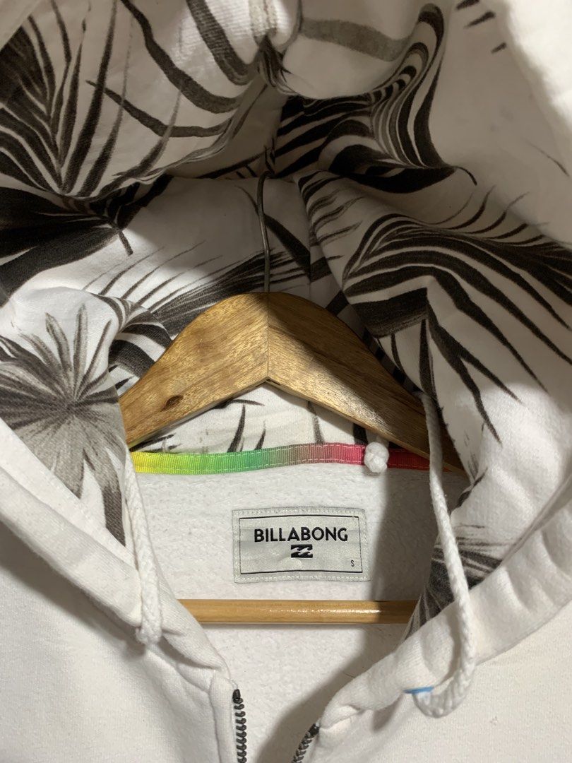 Billabong Men’s Full-Zip Hoodie (Category: Hoodies) located in Cebu City. Submitted by handpickedxthrift (Listing ID 1468716165, Image 2). Description: Billabong Men’s Full-Zip Hoodie👀 Excellent 19w x 25L 9.8/10 Color rate Issue: minimal DM Interested📩.