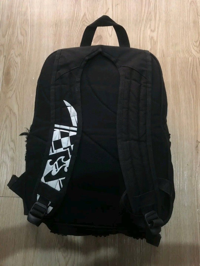 Billabong y2k Graphic Backpack (Category: Backpacks) located in Manila. Submitted by eyann.gg (Listing ID 1468713670, Image 2). Description: BILLABONG.