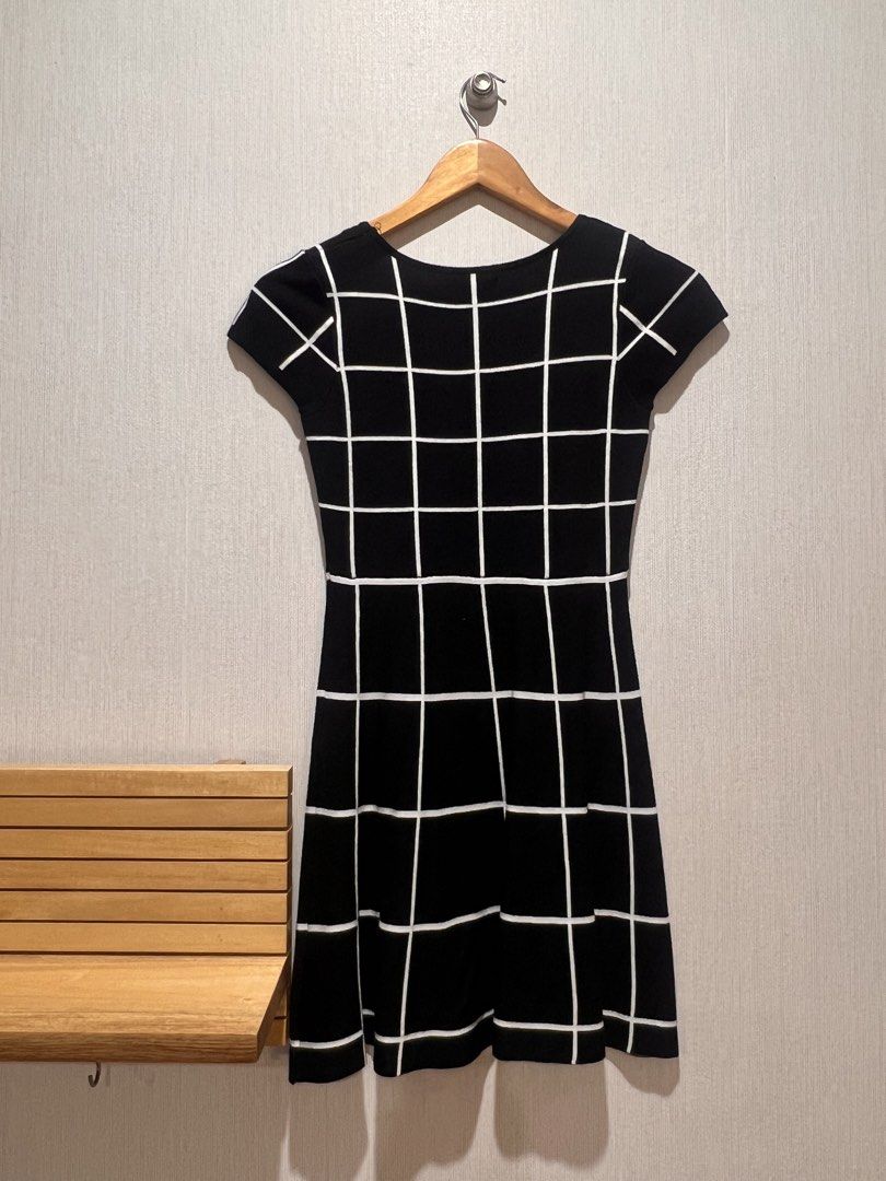 Black & White Pattern Smart Casual Dress (Category: Dresses) located in Manila. Submitted by preloved_items122 (Listing ID 1468796514, Image 2). Description: .