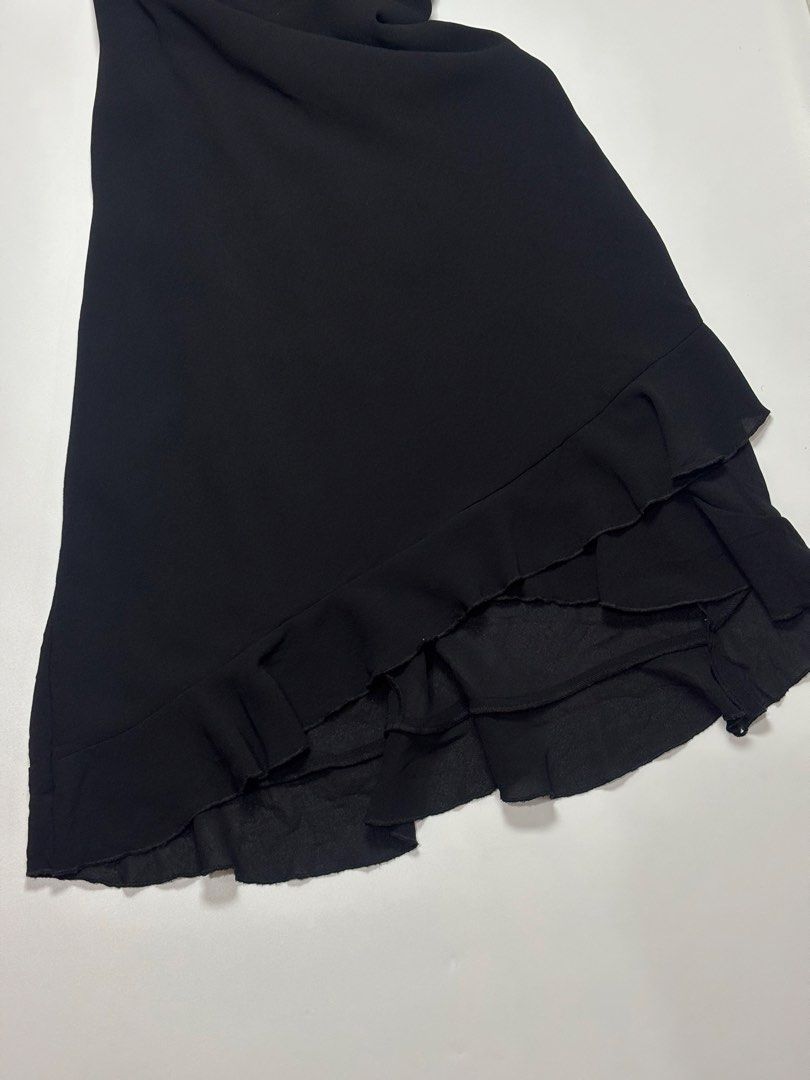black asymmetric v-neck dress (Category: Dresses) located in Mabalacat. Submitted by lueur.rei (Listing ID 1468738242, Image 3). Description: ⊹ ࣪ ˖ S-M ⊹ ࣪ ˖ B32-38, W30-31, L41 longest ⊹ ࣪ ˖ have a tie at the back 𖧧 mine: ₱200 ⊹₊˚‧︵‿₊୨ᰔ୧₊‿︵‧˚₊⊹ — measurements were taken in flat lay — picture may vary due to lighting — please read guidelines before buying — once item is confirmed, please send your complete order form and screenshot of order/s.