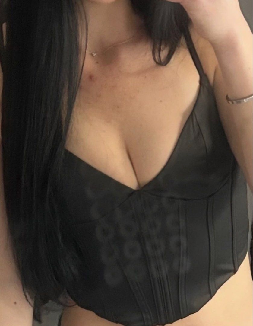 Black corset top zipper back (Category: Sleeveless) located in Manila. Submitted by reddie_j (Listing ID 1468792951, Image 2). Description: small on tag bnew.