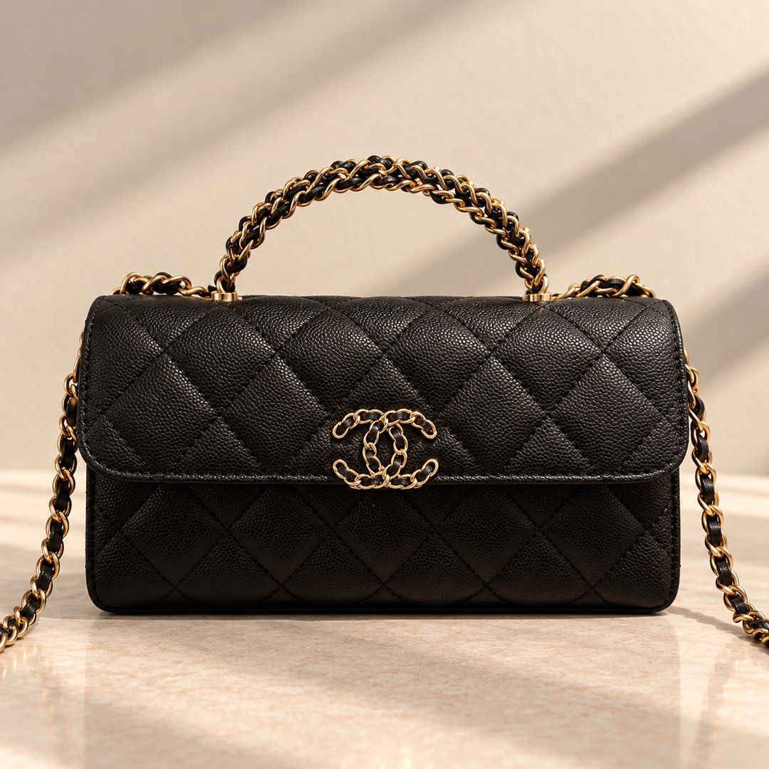 Black Grained Top Handle with Sling (Category: Luxury Bags & Wallets) located in Manila. Submitted by minimaison (Listing ID 1468917329, Image 1). Description: .