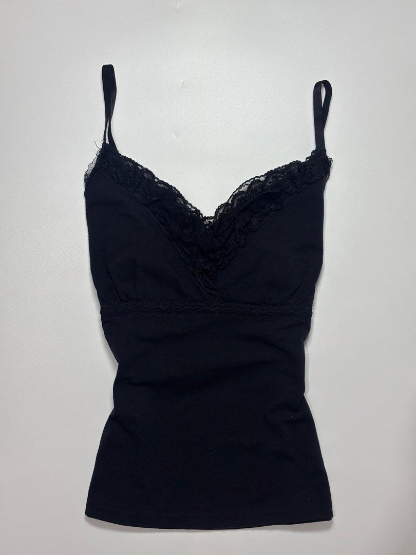 black lace-trim cami (Category: Sleeveless) located in Mabalacat. Submitted by lueur.rei (Listing ID 1468738629, Image 1). Description: ⊹ ࣪ ˖ S-M ⊹ ࣪ ˖ sellers fave 𖧧 mine: ₱250 ⊹₊˚‧︵‿₊୨ᰔ୧₊‿︵‧˚₊⊹ — measurements were taken in flat lay — picture may vary due to lighting — please read guidelines before buying — once item is confirmed, please send your complete order form and screenshot of order/s.