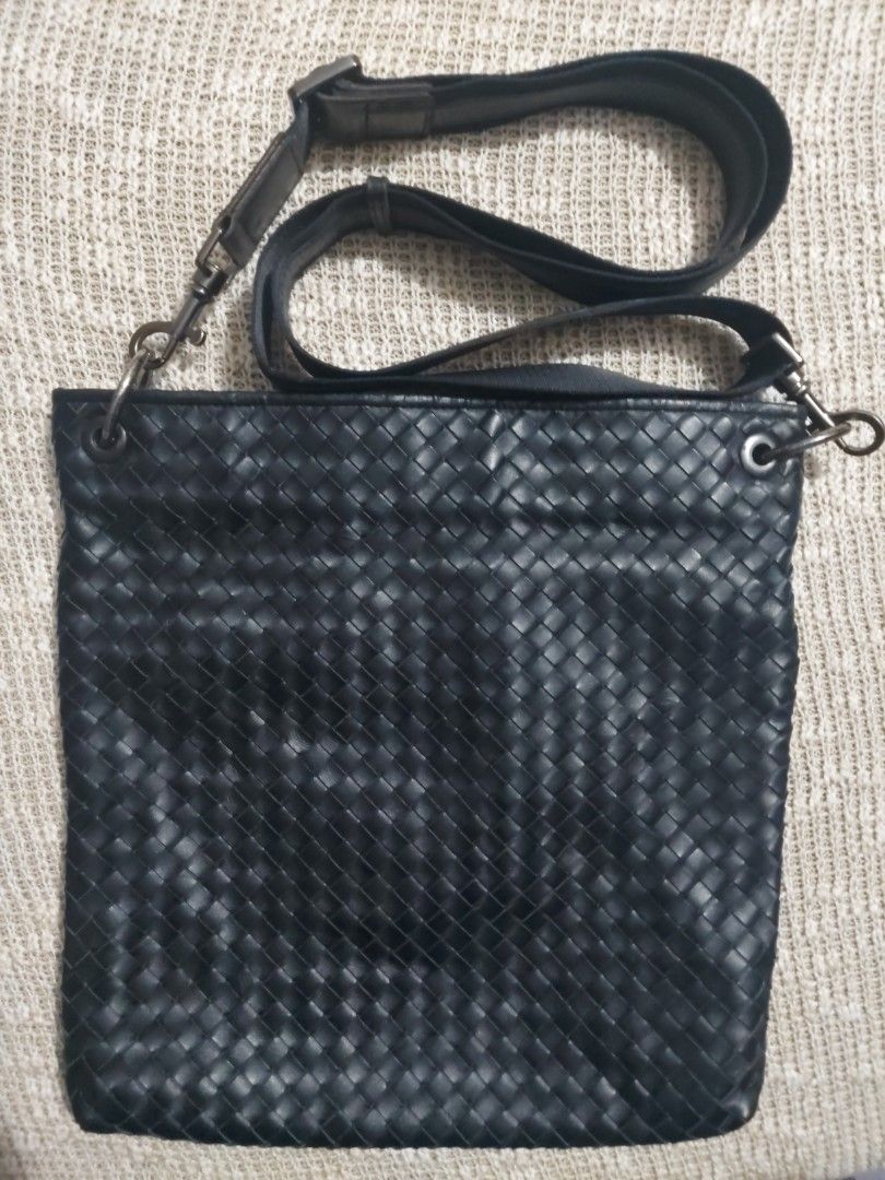 Black Leather Handbag (Category: Luxury Bags & Wallets) located in Quezon City. Submitted by never_a_clutter (Listing ID 1468810899, Image 1). Description: - Material: Genuine black leather with durable fabric lining - Compartments: Secure zippered main closure and open interior slip pocket - Capacity: Roomy interior, perfect for carrying all your daily essentials - Condition: Minor wear on the inner lining from regular use - For you to authentic