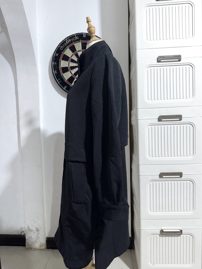 Black Long Coat Unisex (Category: Coats, Jackets and Outerwear) located in Manila. Submitted by thechobecloset (Listing ID 1468819461, Image 2). Description: FIX PRICE Size: M-L Thrifted.