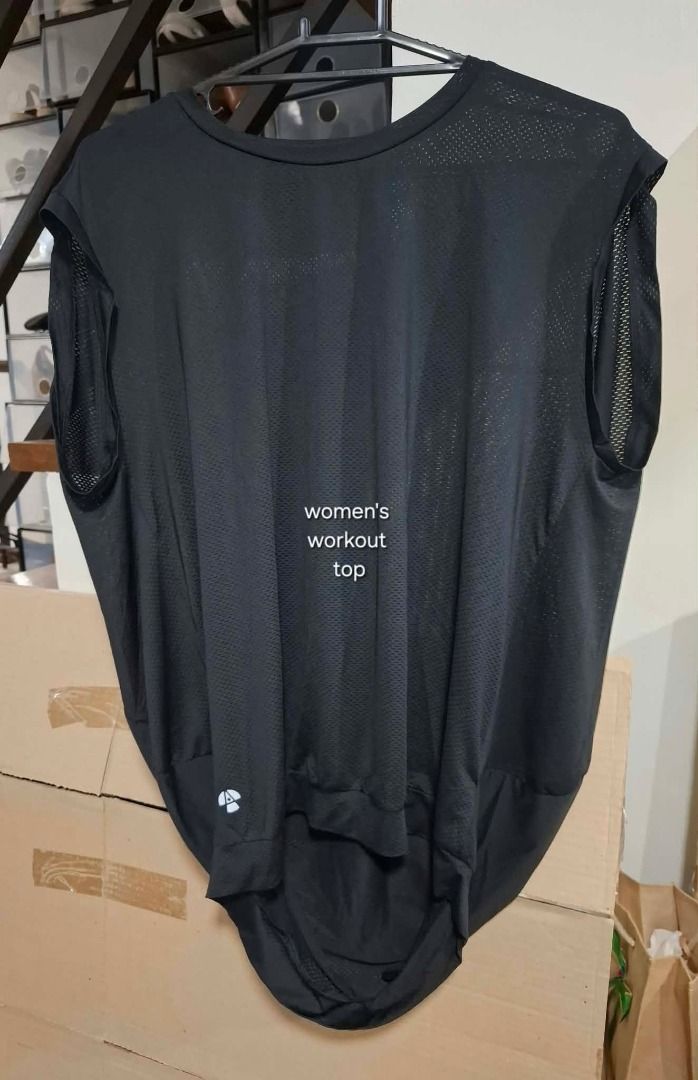 Black Mesh Workout Top (Category: Activewear) located in Pasig City. Submitted by dripcounty (Listing ID 1468837072, Image 1). Description: Black Mesh Workout Top ₱150 Size: Unconfirmed — please confirm in chat Condition: Preloved; please check actual photos Black mesh workout top with a round neckline, wide arm openings and curved hem. Brand unconfirmed. Actual item shown in photos. Delivery fee shouldered by buyer (Lalamove / other courier). It
