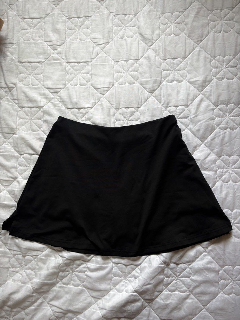 Black mini skirt with inner shorts (Category: Skirts) located in Baguio. Submitted by michm (Listing ID 1468759793, Image 1). Description: Comes with inner shorts. No flaws. Stretchable. Waist: 25-28” Length: 12” —— Please note that Colors may vary slightly due to lighting, photos, and screen settings. But I do my best to describe each item accurately. No returns, exchanges, or refunds. Shipping fee is shouldered by the buyer. Thank you for takin