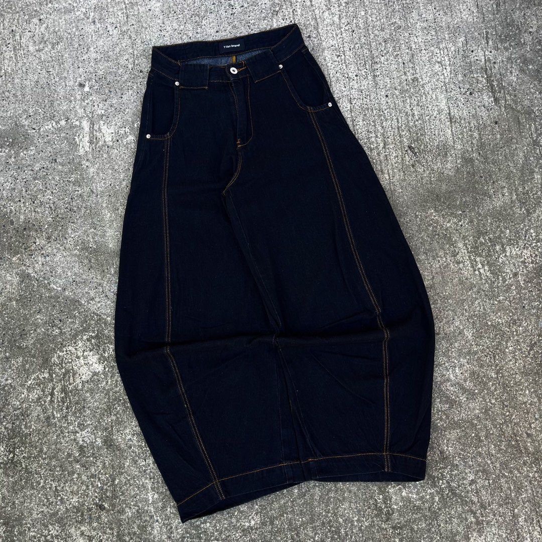 Black Raw Denim barrel pants (Category: Jeans) located in Calasiao. Submitted by johnwayned15001 (Listing ID 1468817238, Image 1). Description: Black Raw Denim barrel baggy pants Brand: 11km brand Waist: 29 Length: 40.5 Thighs: 14 Hem: 11 - Issue: None - Color Rate: 10/10 - Condition Rate: 10/10 - Hard, Thick and So Heavy Mine: 750.