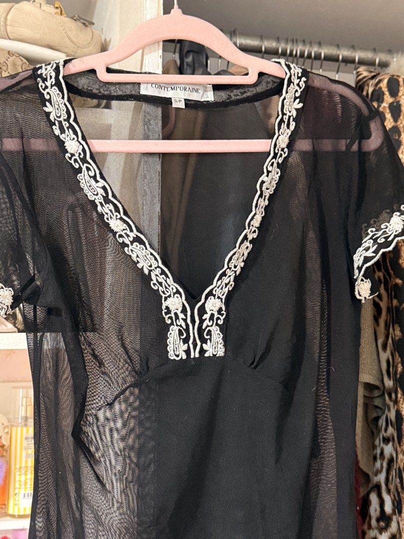 Black See-Through Blouse with Embroidered Flowers (Category: Blouses) located in Lapu Lapu. Submitted by bzzzzarah (Listing ID 1468797780, Image 2). Description: .