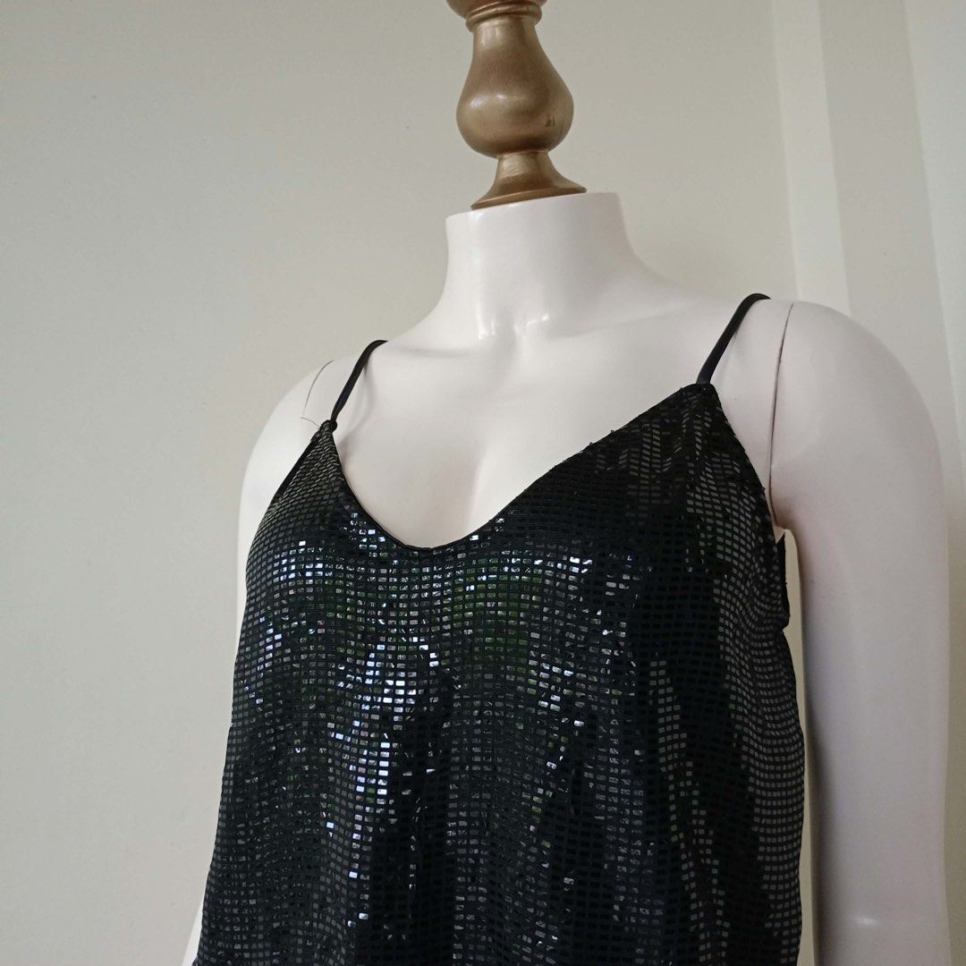 Black sequined top (Category: Sleeveless) located in Barugo. Submitted by green.trendsetter (Listing ID 1468755015, Image 2). Description: AUSSIE PRELOVED FINDS Australian brand tops. Shop your next wardrobe favourite at a preloved price! 📌 SHOP REMINDERS — PLEASE READ BEFORE BUYING ❌ NO CANCELLATION once your order is confirmed. ❌ NO FUSSY BUYERS — please read the details and check all photos before buying. ❌ NO RETURN / NO EXCHANGE. ❌ NO RUSH 