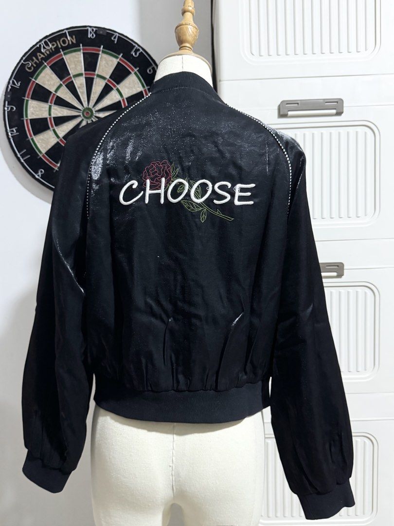 Black Silk Jacket (Category: Coats, Jackets and Outerwear) located in Manila. Submitted by thechobecloset (Listing ID 1468818673, Image 2). Description: FIX PRICE Size: S-M Thrifted.