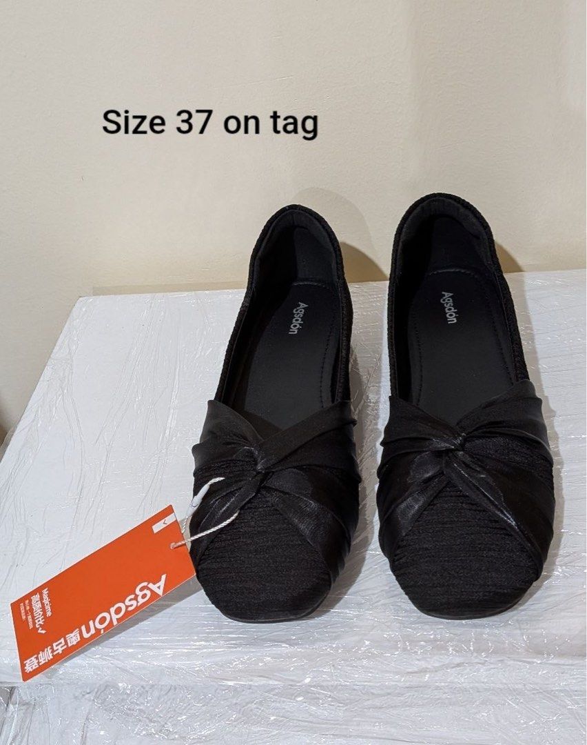 Black slip on ballet flats (Category: Flats & Sandals) located in Baguio. Submitted by suffering (Listing ID 1468919948, Image 1). Description: Baguio location .