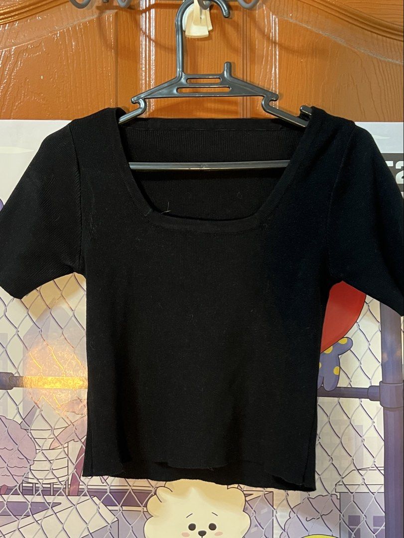 Black square neck ribbed short sleeve top (Category: Sleeveless) located in Marikina City. Submitted by yssacee (Listing ID 1468911284, Image 1). Description: - Fits XS-S womens -Color: Solid black - Material: Stretchy ribbed knit - Design: Wide square neckline, short sleeves, fitted cut - Styling: Pairs well with high-waisted jeans or skirts - Condition: Excellent quality - sooo comfy!! Rfs doed not fit me anymore - shipping from lower antipolo 