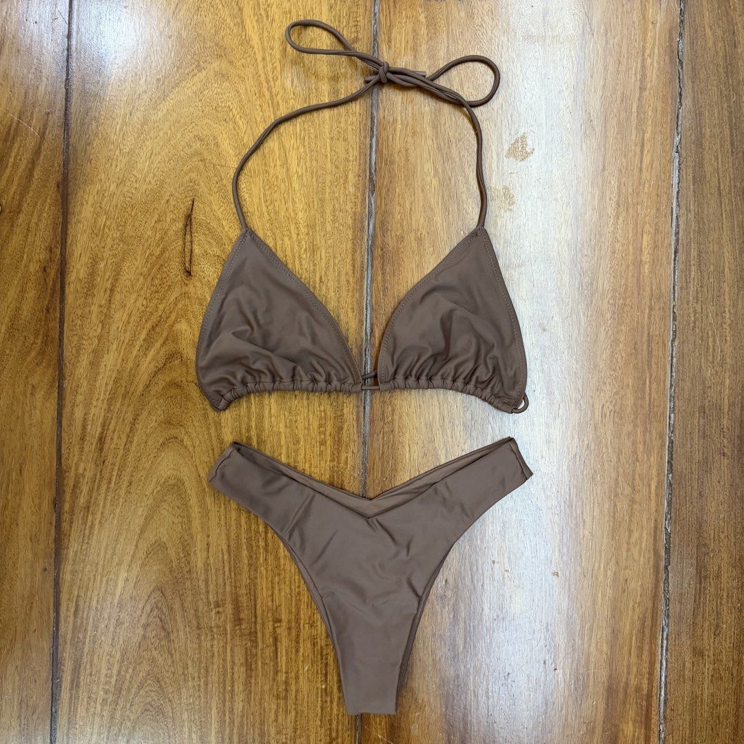 Blackbough Bikini (Category: Bikinis & Swimsuits) located in Muntinlupa City. Submitted by myrandomthingz (Listing ID 1468921561, Image 1). Description: .
