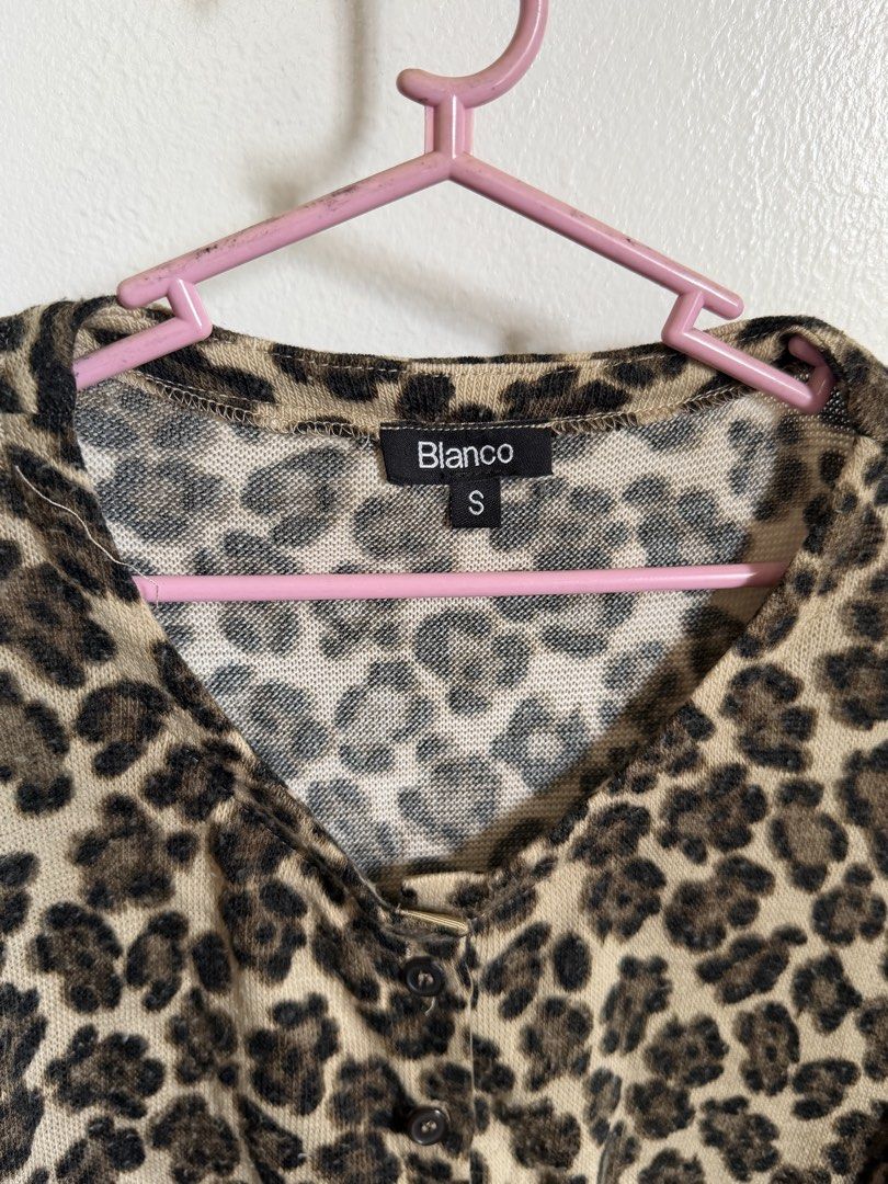 Blanco Leopard Print Cardigan (Category: Coats, Jackets and Outerwear) located in Pasig City. Submitted by xojem (Listing ID 1468816939, Image 2). Description: .