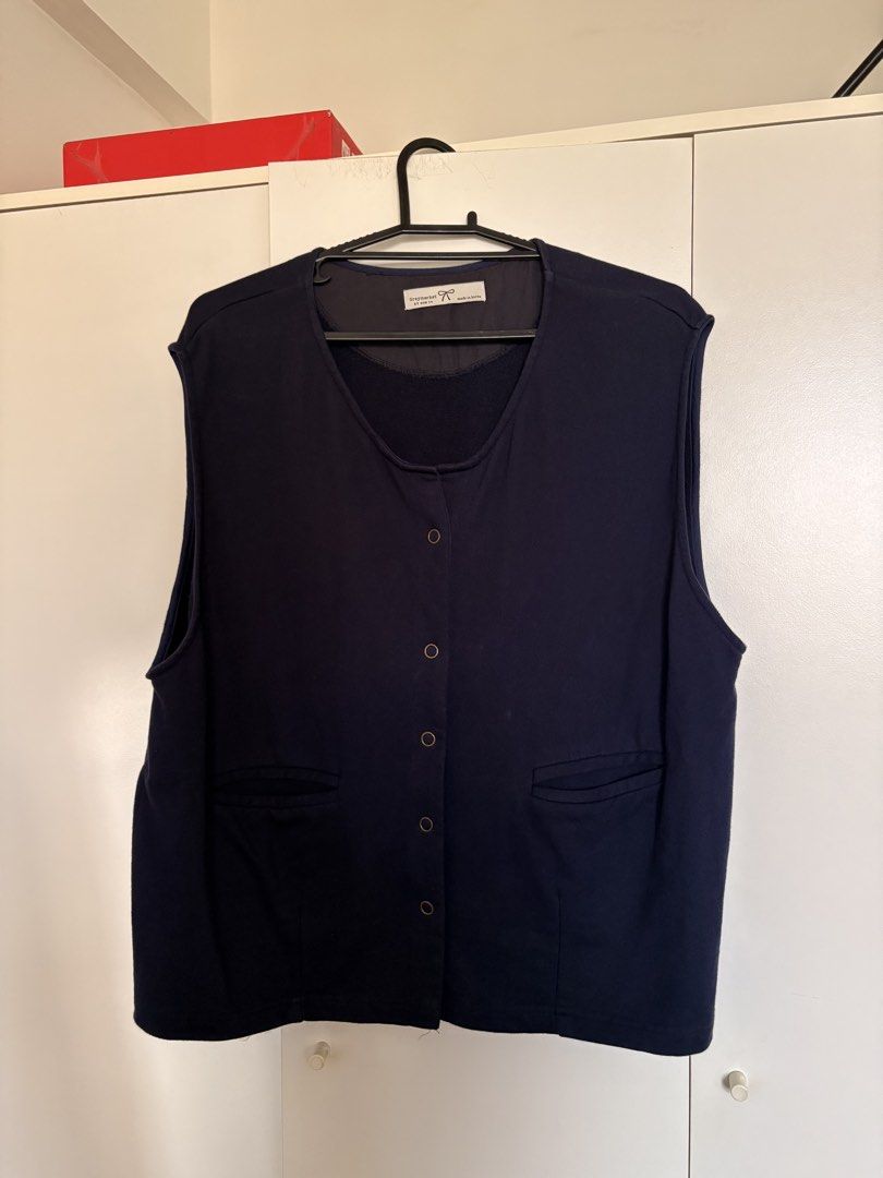 Blue Boxy Vest (Category: Vests) located in Pasig City. Submitted by brokeboysells (Listing ID 1468771715, Image 1). Description: .
