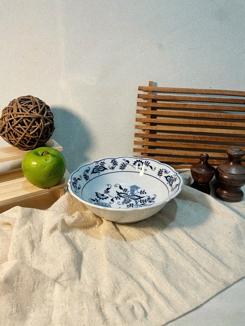 Blue Onion Danube Serving Bowl (Category: Dinnerware & Cutlery) located in Antipolo. Submitted by ceramiqueph (Listing ID 1468738971, Image 1). Description: *Brand new condition *Loc. Upper Antipolo City *NO RUSH SHIPPING for couriers.