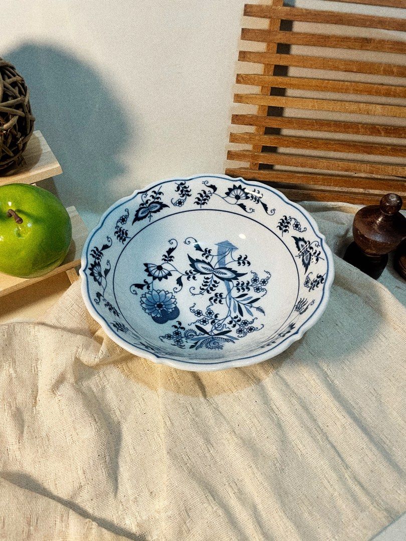 Blue Onion Danube Serving Bowl (Category: Dinnerware & Cutlery) located in Antipolo. Submitted by ceramiqueph (Listing ID 1468738971, Image 2). Description: *Brand new condition *Loc. Upper Antipolo City *NO RUSH SHIPPING for couriers.