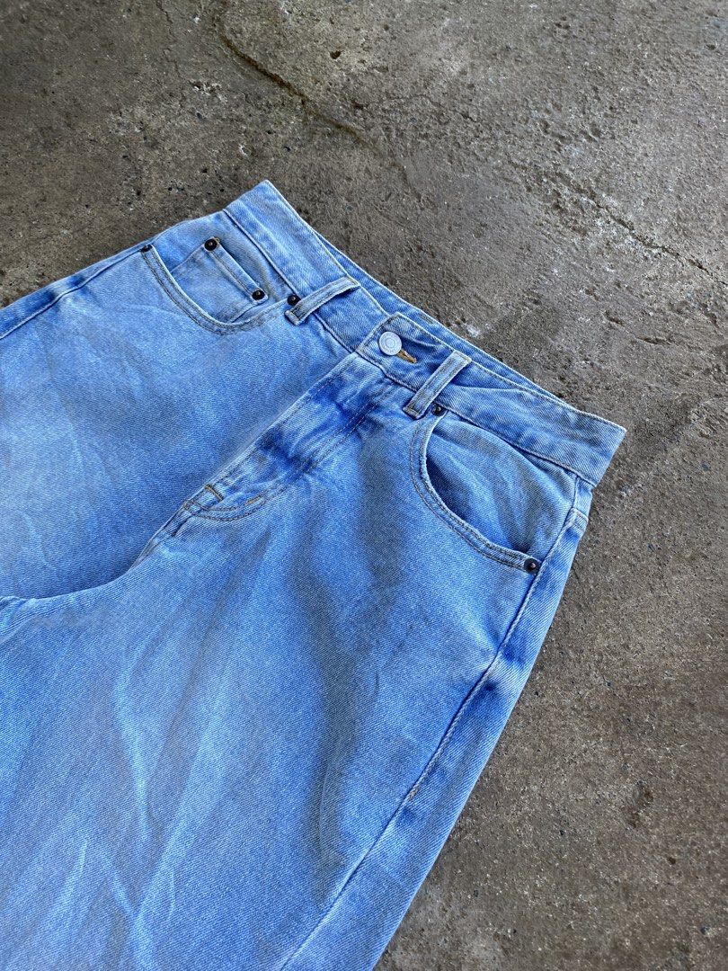 Blue Pants (Category: Jeans) located in Malaybalay. Submitted by hawoold (Listing ID 1468879981, Image 2). Description: RANDOM dimension : waist - 27-28 thigh - 12 length - 41.5 hem - 10 details : issue - none condition - 9/10.