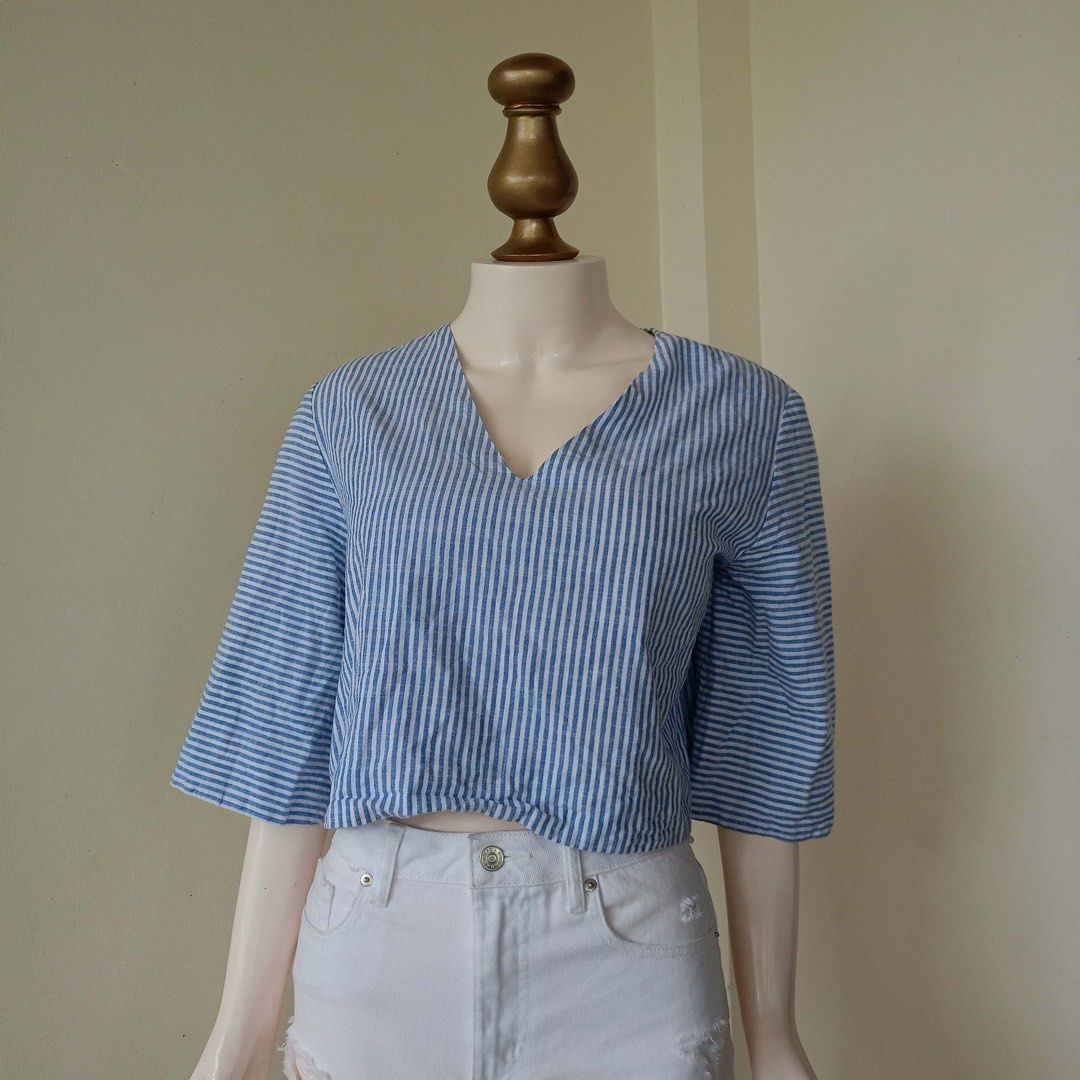 Blue pinstripe top (Category: Blouses) located in Barugo. Submitted by green.trendsetter (Listing ID 1468754749, Image 1). Description: AUSSIE PRELOVED FINDS Australian brand tops. Shop your next wardrobe favourite at a preloved price! 📌 SHOP REMINDERS — PLEASE READ BEFORE BUYING ❌ NO CANCELLATION once your order is confirmed. ❌ NO FUSSY BUYERS — please read the details and check all photos before buying. ❌ NO RETURN / NO EXCHANGE. ❌ NO RUSH SHI