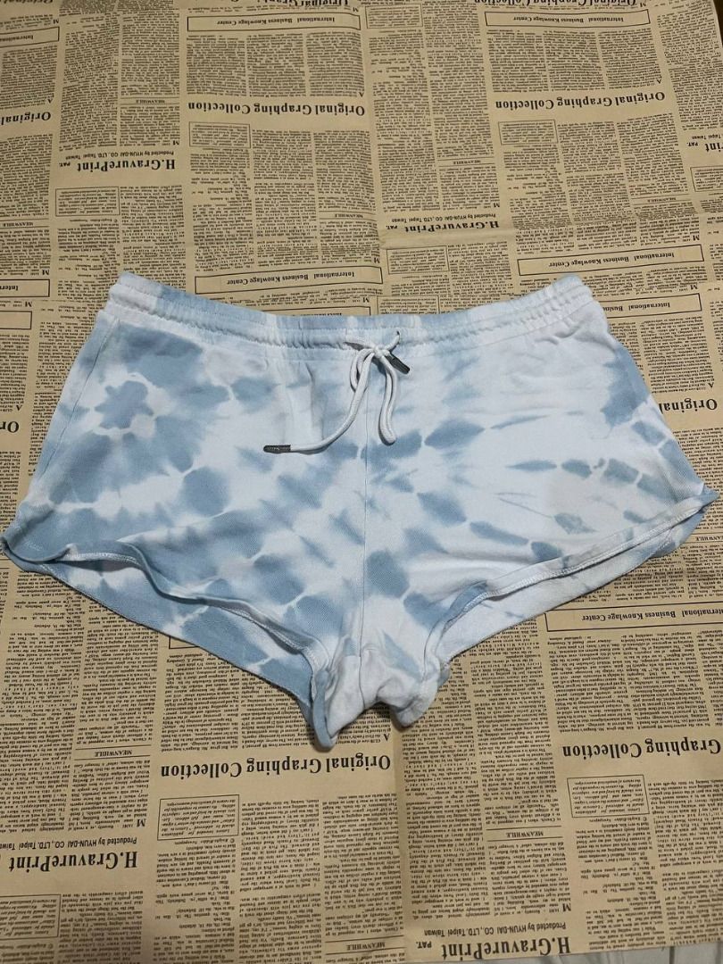 Blue Tie-Dye Hoodie & Shorts Set (Category: Sets or Coordinates) located in Paranaque City. Submitted by littledairyqueen (Listing ID 1468865521, Image 3). Description: Blue Tie-Dye Hoodie & Shorts Set 🩵☁️ A cute and comfy matching two-piece set featuring a powder blue and white tie-dye pattern. Includes a long-sleeved cropped hoodie and matching shorts with an adjustable drawstring waist. Details: - Color: Powder blue / white - Design: Tie-dye 