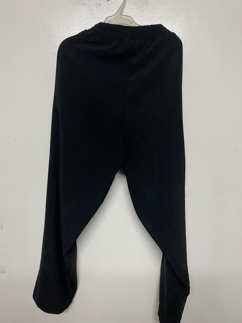 Bobson Black Casual Pants Size L (Category: Jeans) located in Taytay. Submitted by themissmj (Listing ID 1468901469, Image 3). Description: - Brand: Bobson (Made in Okayama, Japan) - Color: Black - Size: Large - Material: 98% cotton, 2% elastane for comfortable stretch - Features: Elastic waistband - Condition: Clean, minimal wear shown in pictures.