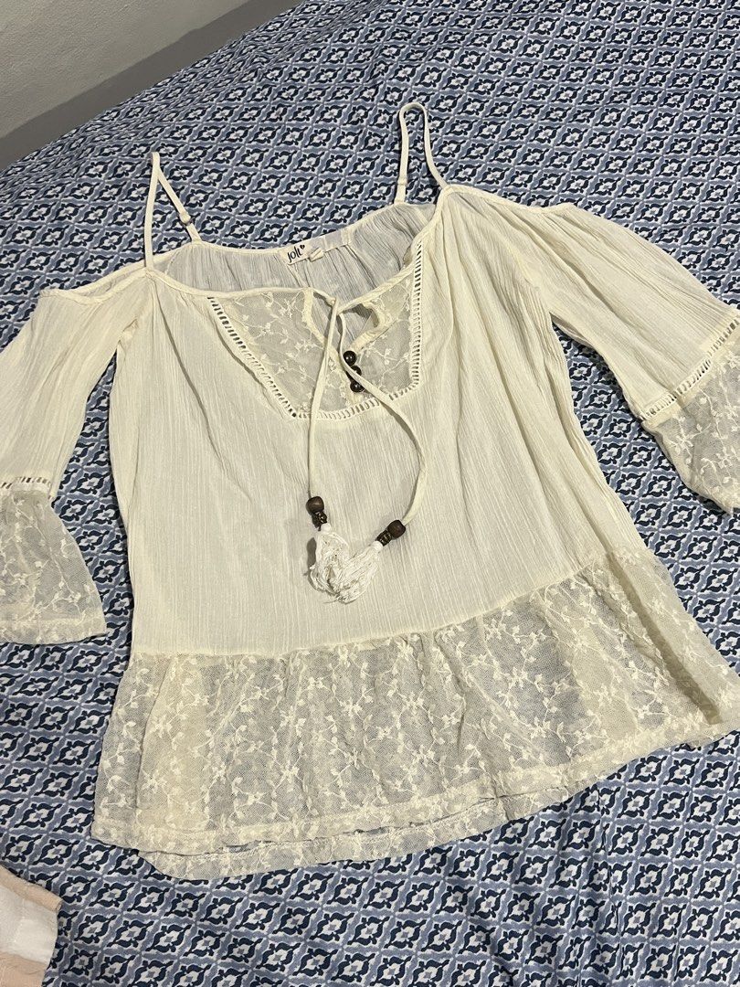 Bohemian style off shoulder lace blouse (Category: Others Tops) located in Makati City. Submitted by anda.a (Listing ID 1468832353, Image 1). Description: .