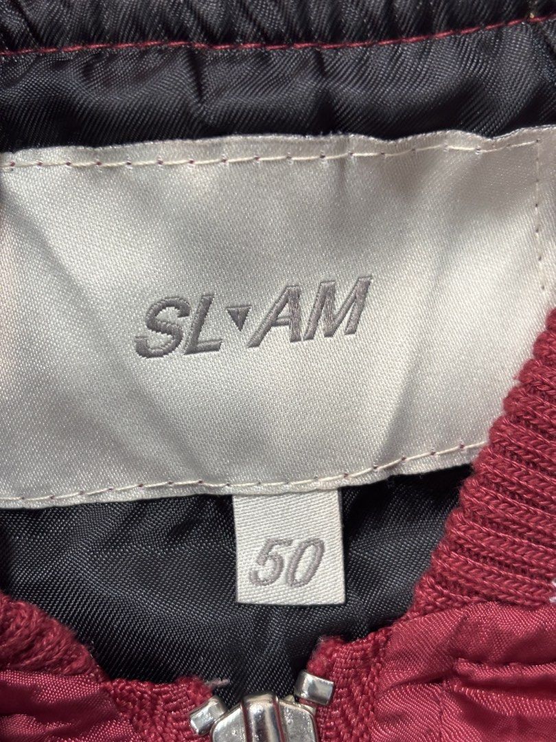 Bomber (Category: Coats, Jackets and Outerwear) located in Zamboanga. Submitted by thriftitup0430 (Listing ID 1468786150, Image 3). Description: Medium fitings Issue see last pic.