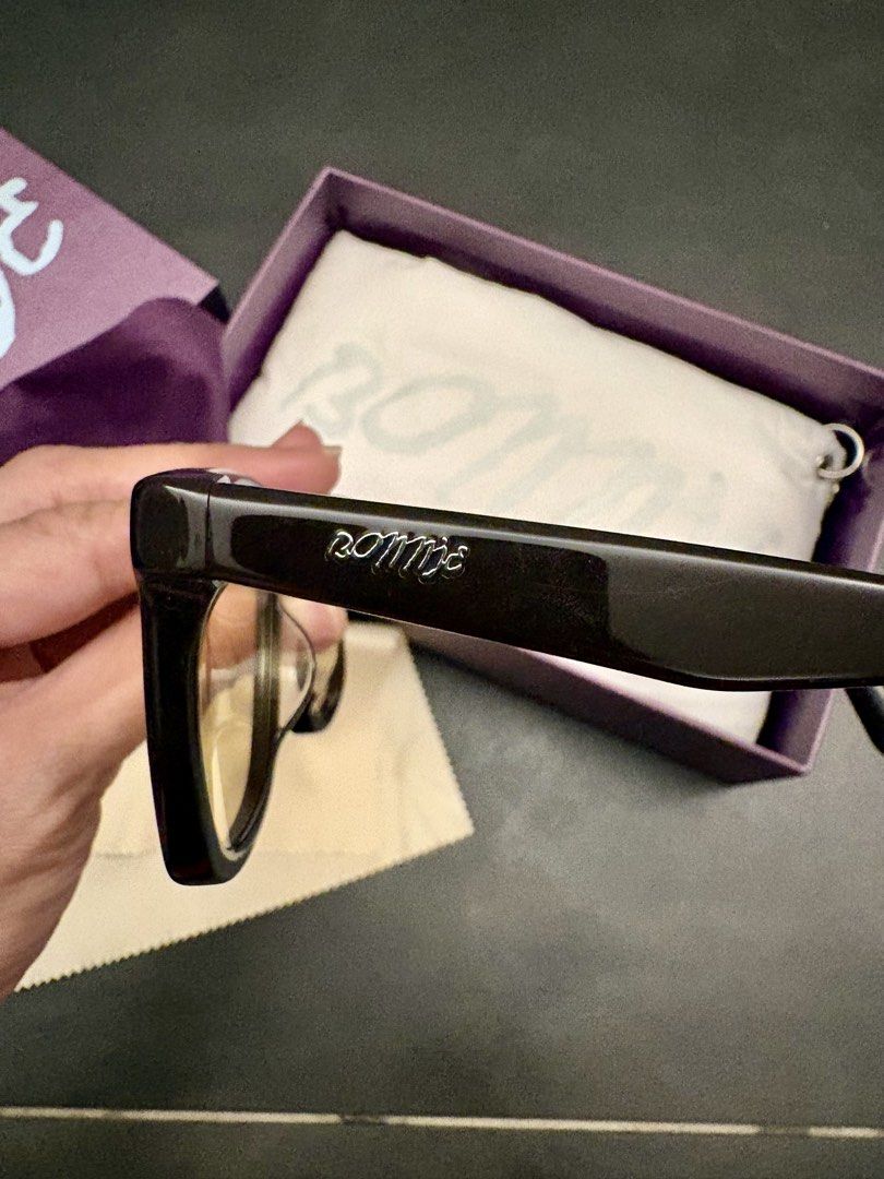 Bonnie and Clyde Sunglasses (Category: Sunglasses & Eyewear) located in Taguig. Submitted by loise001_of_rewear (Listing ID 1468874380, Image 3). Description: Bonnie and Clyde sunglasses with subtle yellow lenses. Great for overcast days. Can even use inside. Comes with the full set: receipt, cloth, soft case, puffy case, and box. Purchased from Ronnie and Joe. Used once..