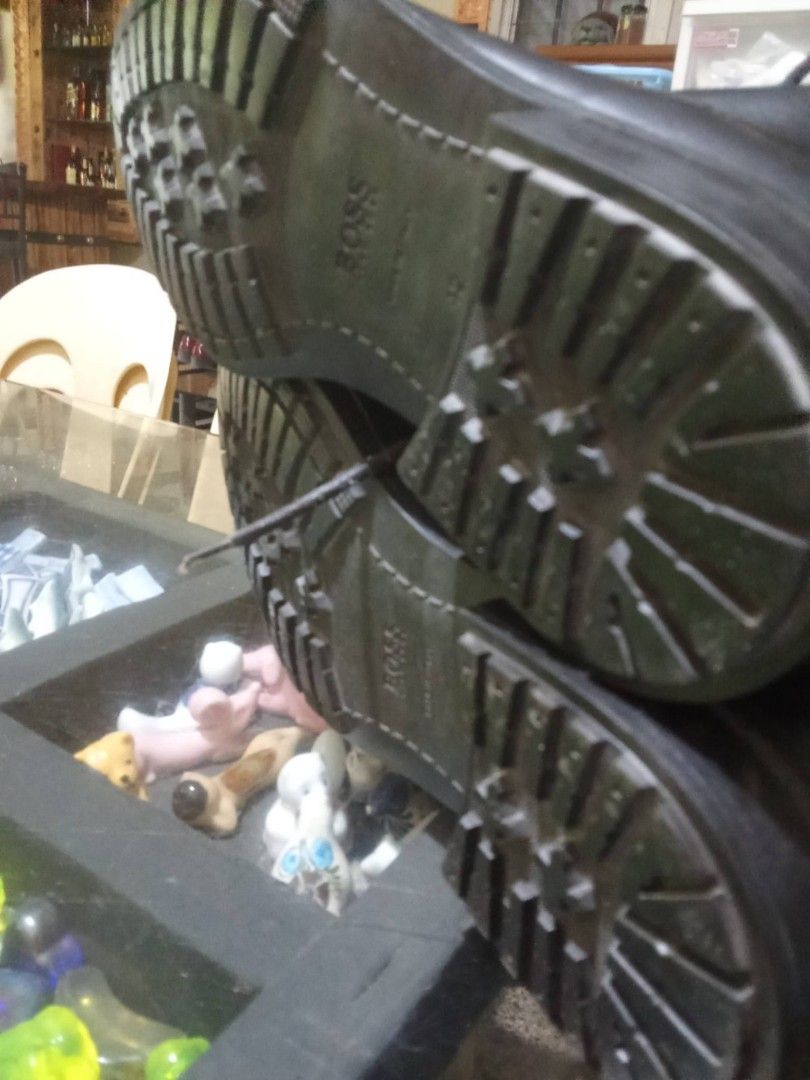 BOSS HUGO BOOTS LEATHER (Category: Boots) located in Bulacan. Submitted by side.hustle11 (Listing ID 1468875995, Image 3). Description: BAKA MY GUSTO MGA SIR PABENTA LNG NO BOX NAWALA Hinde po ukay padala po galing italy isang beses lang nasuot 14k bili HUGO BOSS LEATHER BOOTS SIZE 42 5K NALANG PO BULACAN LOC.