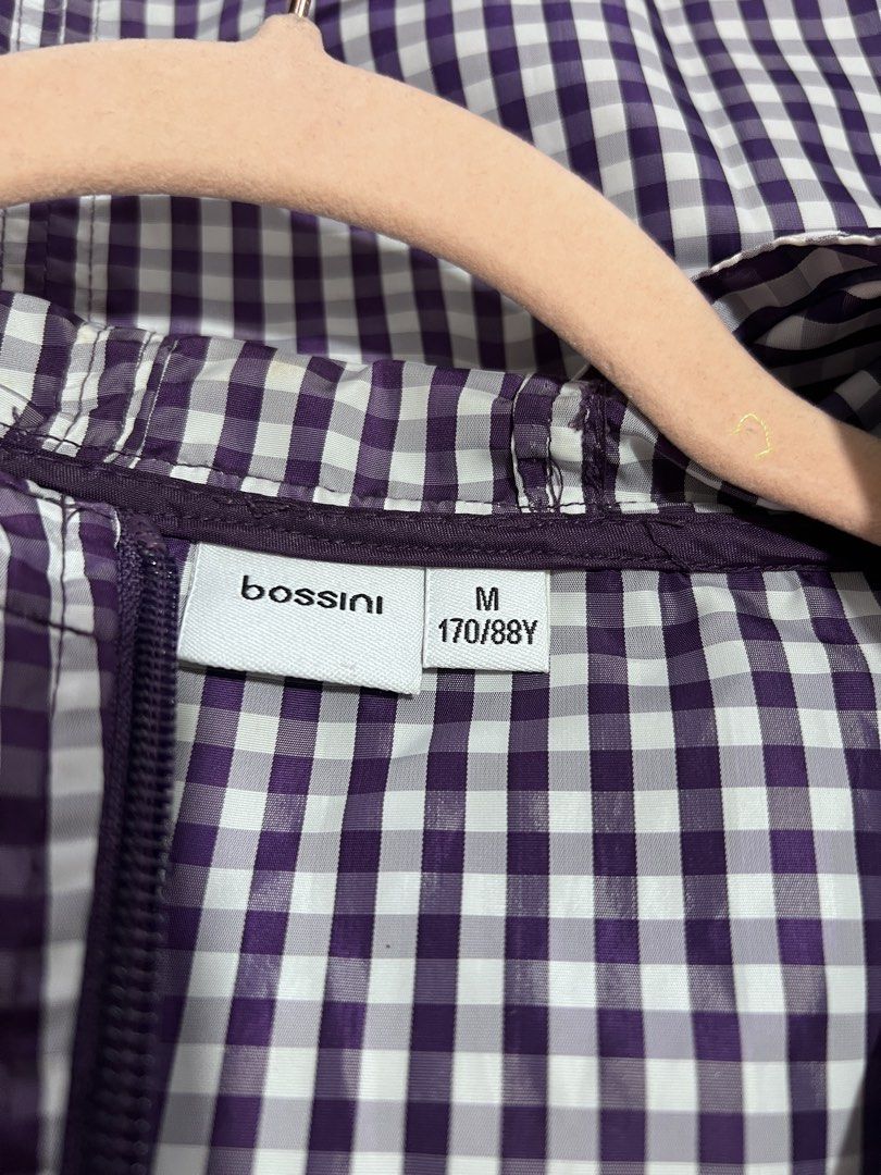 Bossini Windbreaker (Category: Activewear) located in Bacoor. Submitted by pktd10 (Listing ID 1468792774, Image 3). Description: .
