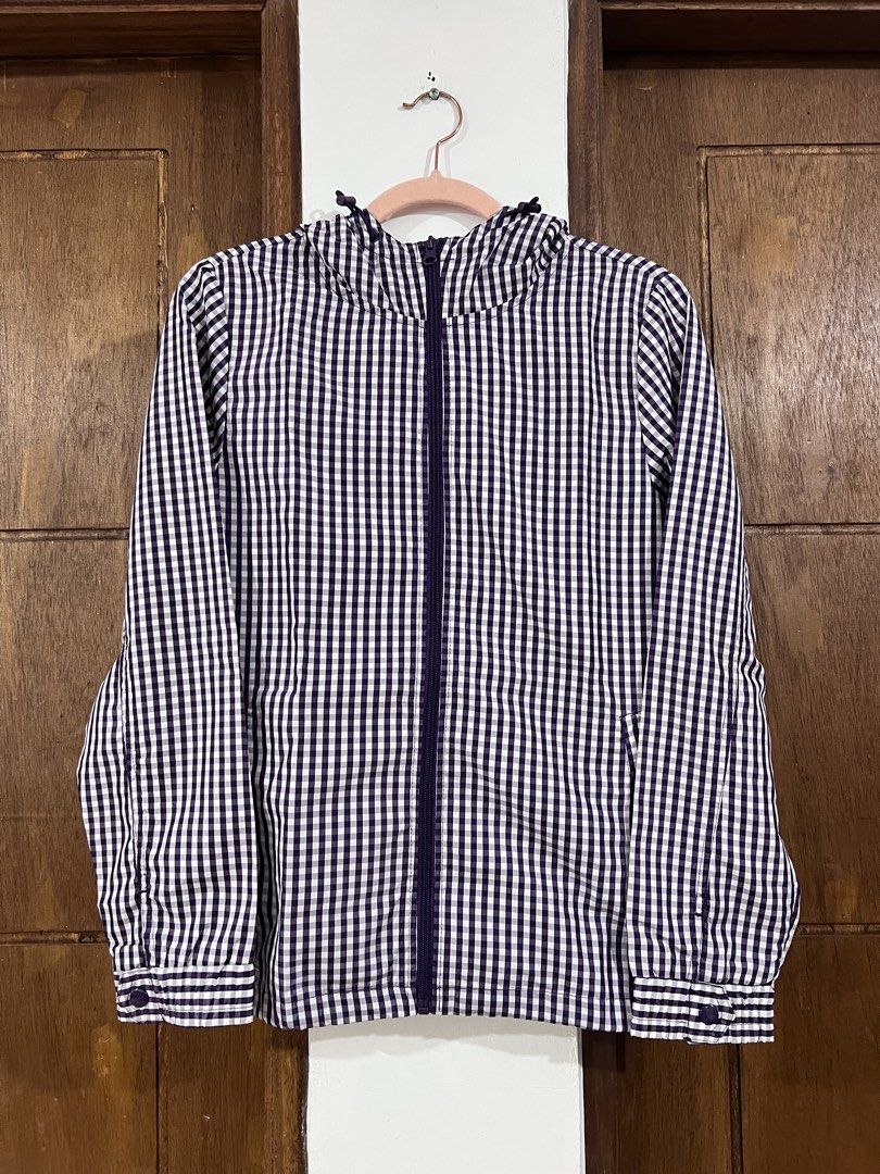Bossini Windbreaker (Category: Activewear) located in Bacoor. Submitted by pktd10 (Listing ID 1468792774, Image 1). Description: .