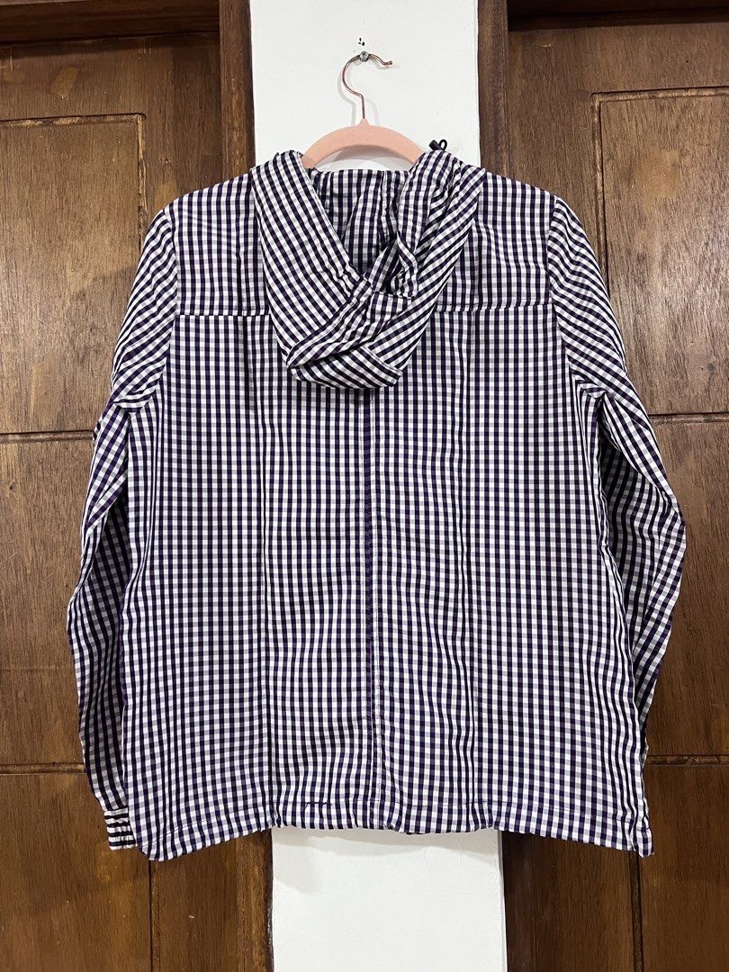 Bossini Windbreaker (Category: Activewear) located in Bacoor. Submitted by pktd10 (Listing ID 1468792774, Image 2). Description: .