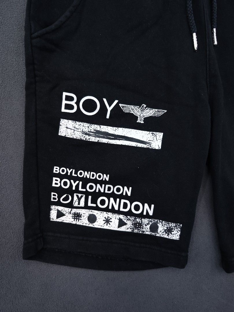 Boy London Cotton Shorts (Category: Shorts) located in Bulacan. Submitted by emilj23 (Listing ID 1468725242, Image 2). Description: Boy London Cotton Shorts Size M on tag L 20 W 28-32 Leg Hole 9.5 Condition 9/10 Color rate 9/10 No Issue.