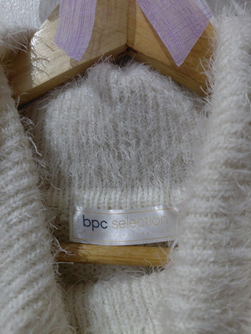 BPC Selection Fluffy Turtleneck Sweate (Category: Longsleeves) located in Tarlac. Submitted by wornwardrobe (Listing ID 1468764182, Image 2). Description: Kindly note that all items are stored at my parents’ house and not on hand. Retrieval takes up to 2 weeks before shipping. Please purchase only if you’re okay with the wait. Message me to check the next available shipping date! Thank you!.