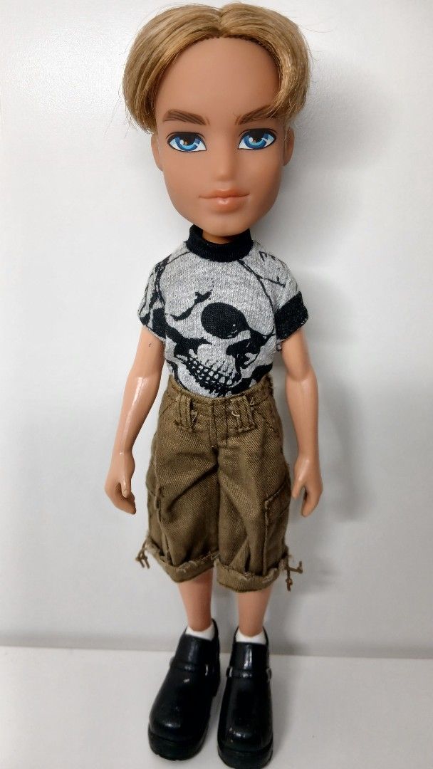 Bratz Boyz Tokyo a Go Go Cameron (Category: Kids Toys) located in Manila. Submitted by m.tsie (Listing ID 1468814219, Image 2). Description: Bratz Boyz TAGG Cameron - Wysiwyg - With shirt from street stilez Sampaloc manila based gcash lalamove(preferably)/jnt.