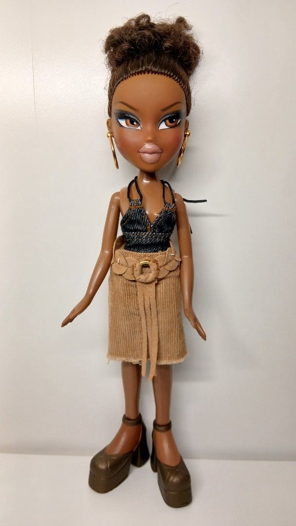 Bratz Dance crew Sasha (Category: Kids Toys) located in Manila. Submitted by m.tsie (Listing ID 1468824153, Image 2). Description: Bratz Dance crew Sasha - put on a glossy lip for anti lip chip (ano raw?) - WYSIWYG Sampaloc manila based gcash lalamove(preferably)/jnt.