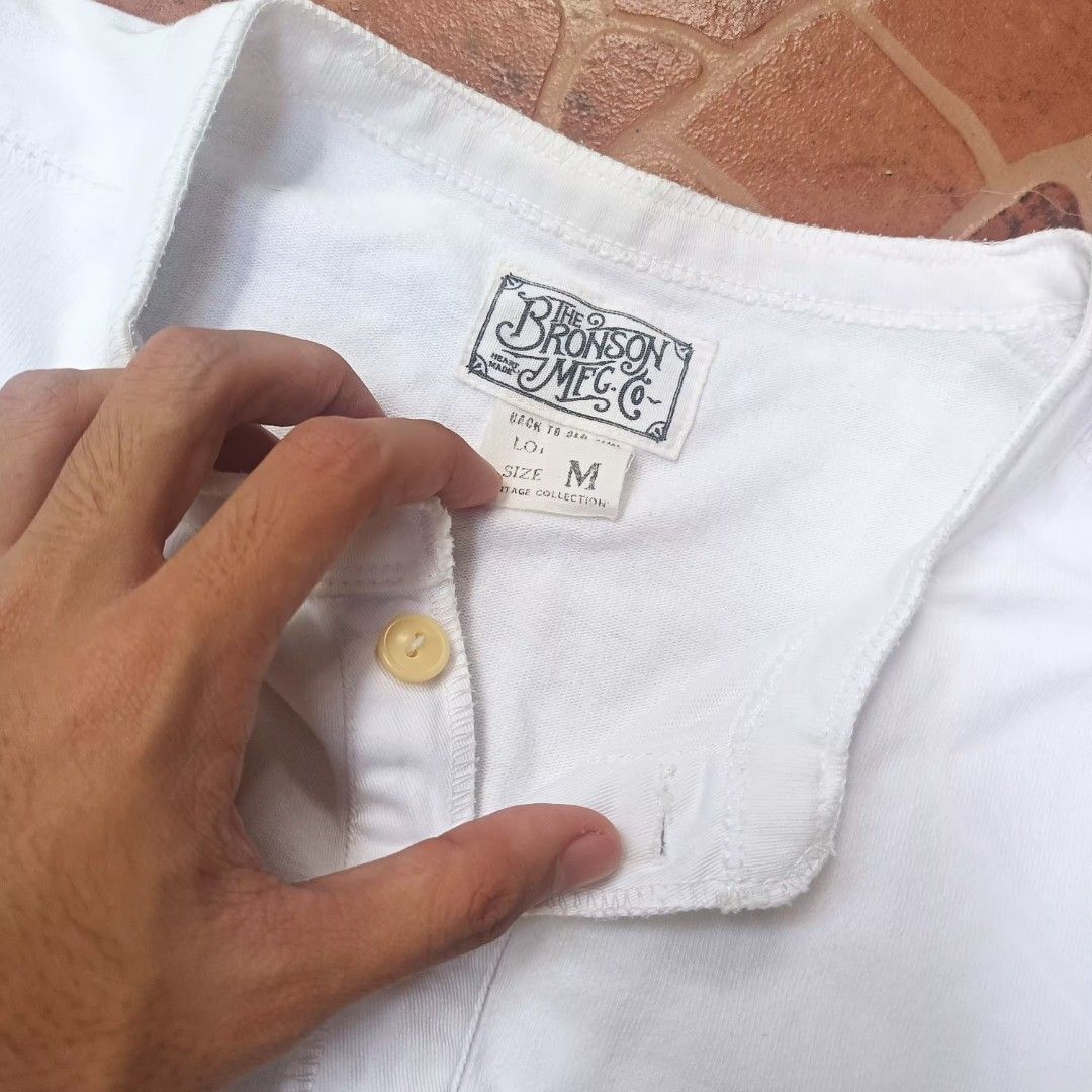 Bronson Henley Long Sleeve (Category: Tshirts & Polo Shirts ) located in Caloocan City. Submitted by jamesmiguelgggg (Listing ID 1468605886, Image 2). Description: Bronson Henley Long Sleeve Medium on tag Dimensions: Width: 19 inches Length: 25 inches Issue/s: small stains sa harap at likod (halata lang kapag tinitigan) idk if washable pa eh. see 6th&7th pic Condition: Excellent (sobrang kapal) Mine: ₱1000 + shipping fee GCash Payment only (PAYME