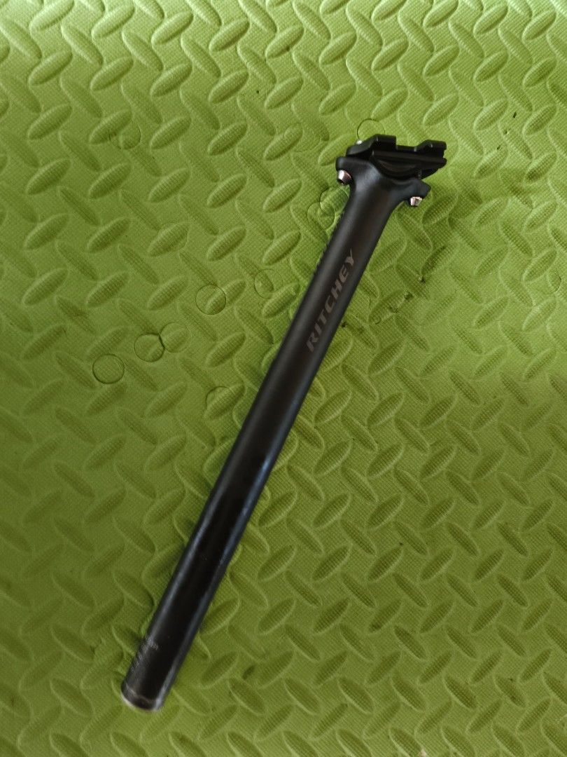 Brooks saddle c17 ritchey seatpost (Category: Bicycles) located in Lupon. Submitted by marcopacquiao (Listing ID 1468853498, Image 2). Description: ritchey seatpost brooks c17.