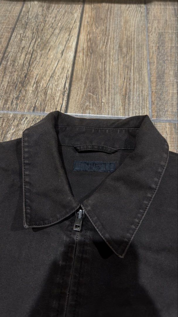 BROWN BLOUSON UNIQLO JACKET (Category: Coats, Jackets and Outerwear) located in Manila. Submitted by urban.vintage (Listing ID 1468869185, Image 2). Description: ISSUE: NONE (NEED WASH) MOP :GCASH (NO COD) SHIP VIA: LALAMOVE & J&T LOCATION: PASIG CITY LENGTH: 25 WIDTH : 23 .