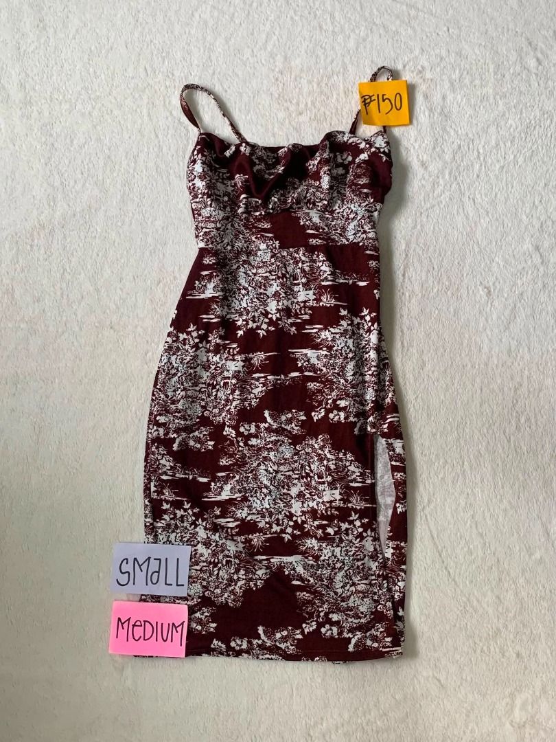 Brown Fitted Mini Dress with Slit (Category: Dresses) located in Bacoor. Submitted by justinecb (Listing ID 1468797219, Image 1). Description: - Floral mini dress -Brown - Features: Spaghetti straps, side slit - Small to Medium (stretchable) .