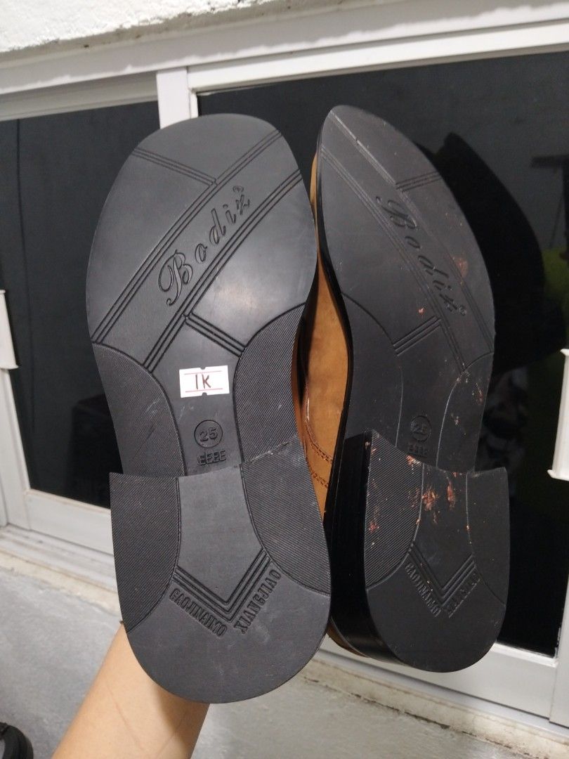 Brown Leather Bodiz (Category: Casual Shoes) located in El Salvador. Submitted by francheskaukayukay (Listing ID 1468810393, Image 3). Description: soft leather like new in.
