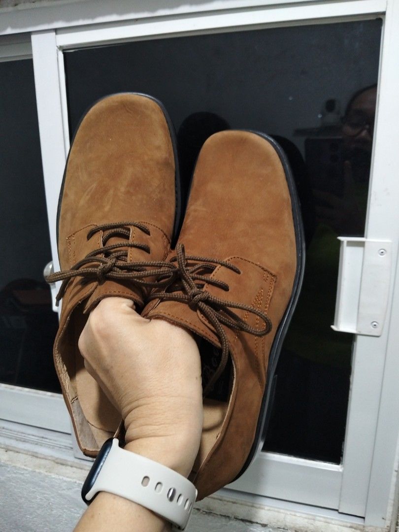 Brown Leather Bodiz (Category: Casual Shoes) located in El Salvador. Submitted by francheskaukayukay (Listing ID 1468810393, Image 2). Description: soft leather like new in.