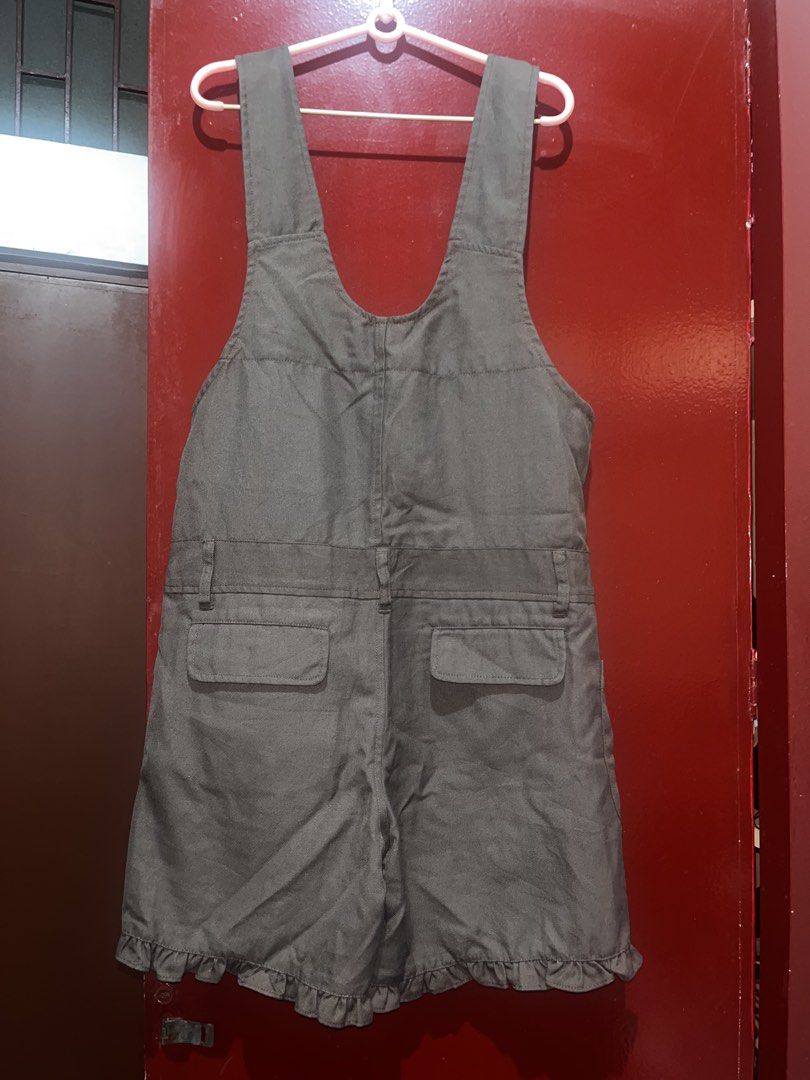 brown rompers (Category: Rompers) located in Quezon City. Submitted by marblerocks (Listing ID 1468867055, Image 2). Description: fits medium .