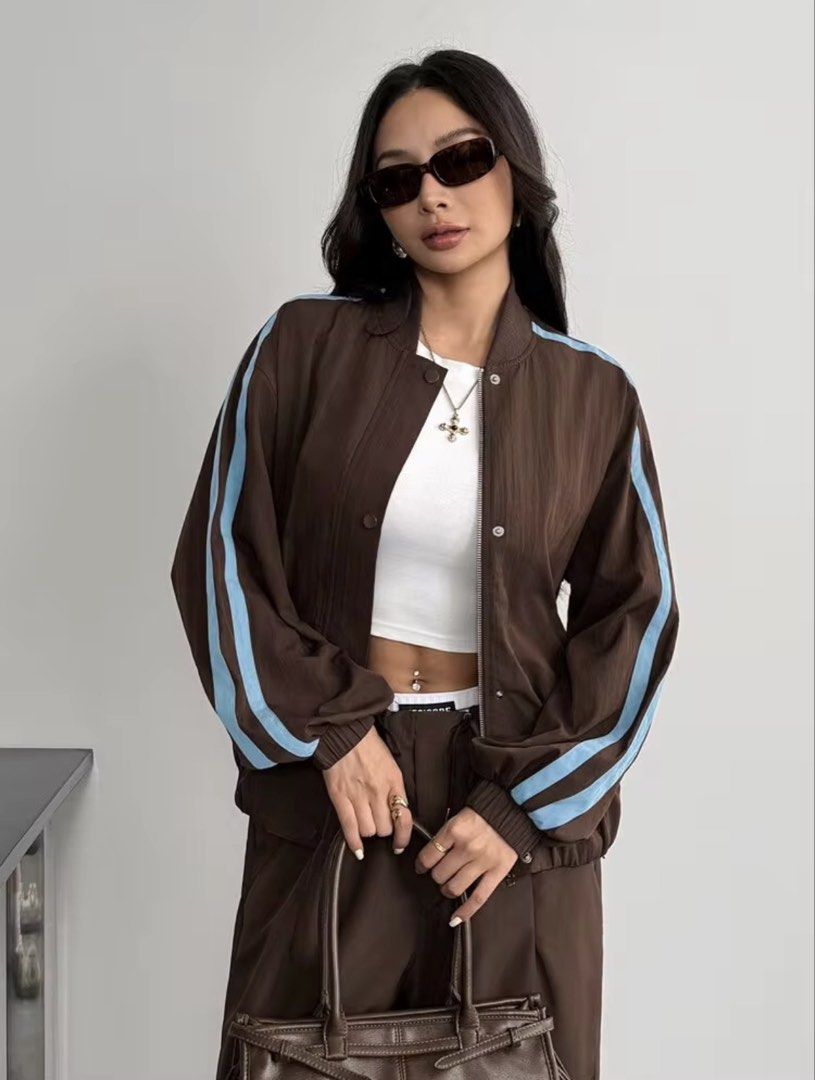 Brown with Blue Stripes Bomber Jacket (Category: Coats, Jackets and Outerwear) located in Villasis. Submitted by juliaxgamboa (Listing ID 1468808808, Image 3). Description: .